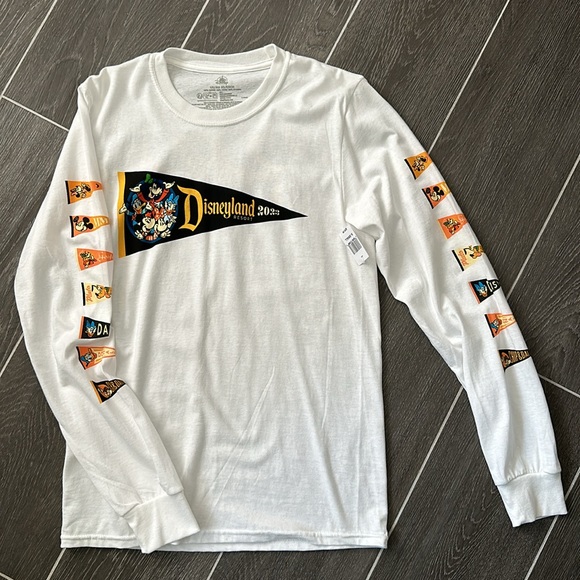 Disney Other - NWT Disneyland Resort Mickey & Friends 2023 pennants long sleeve shirt sz XS